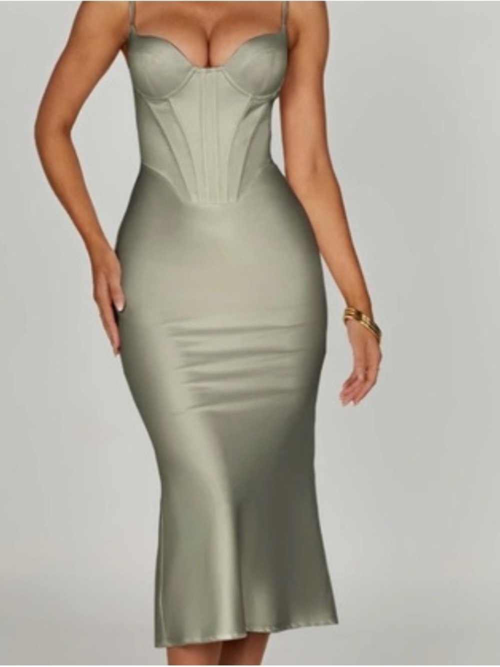 NWT Babyboo Farrah Midi Dress in sage